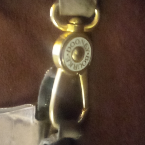 Dooney Bourke alligator embossed leather shoulder bag - Picture 3 of 8